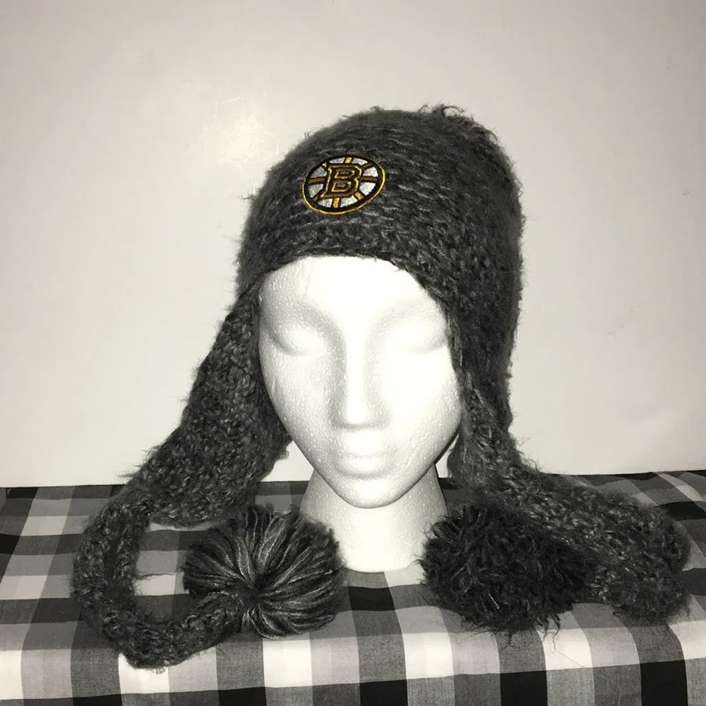 Bruins knit cap with ear flaps EUC